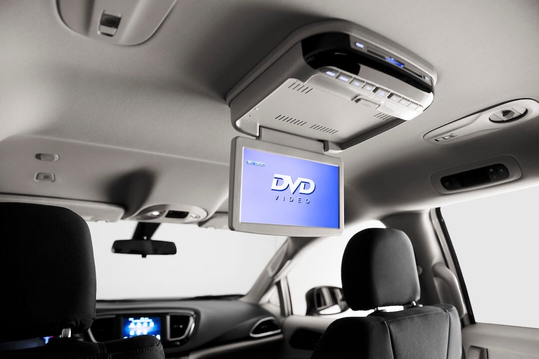 Le lecteur DVD au plafond de la Chrysler Grand Caravan 2021
