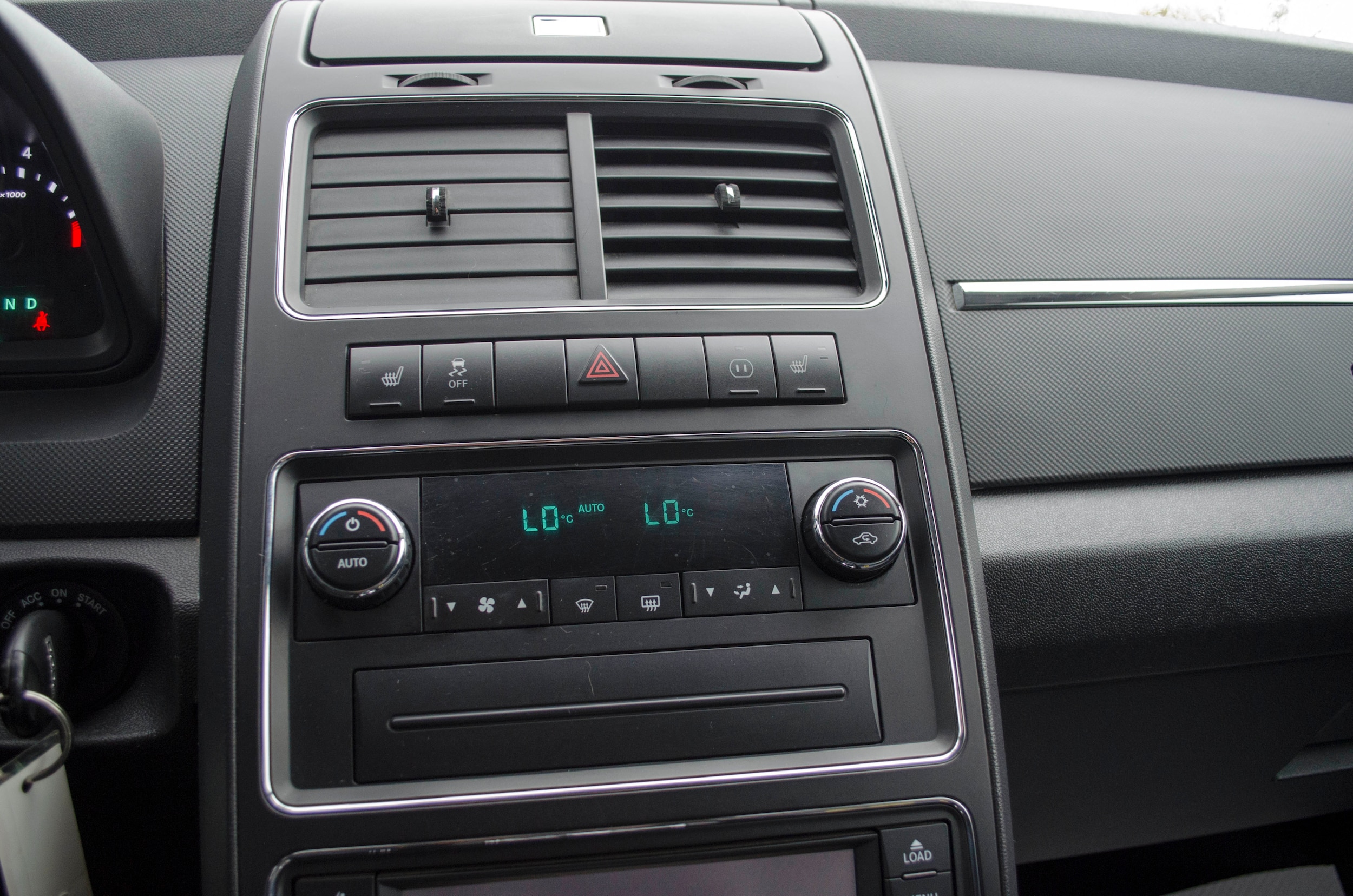 Comment voulez-vous brancher la radio SIRIUS dans la voiture