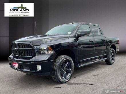 2022 Ram 1500 Classic SLT 4x4 Crew Cab 5.6 ft. box 140 in. WB for sale in Midland, ON