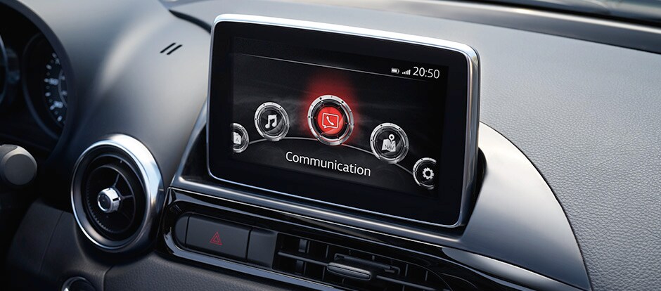 2017 Fiat 124 Spider interior 06.jpg
