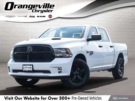2019 Ram 1500 Classic Express Night, Hemi, Crew, Uconnect, Good KMS! Truck Crew Cab for sale in Orangeville, ON