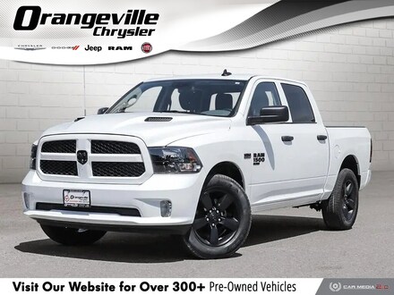 2019 Ram 1500 Classic Black Express, Crew, Hemi, 4X4, Uconnect, 1-Owner! Truck Crew Cab for sale in Orangeville, ON