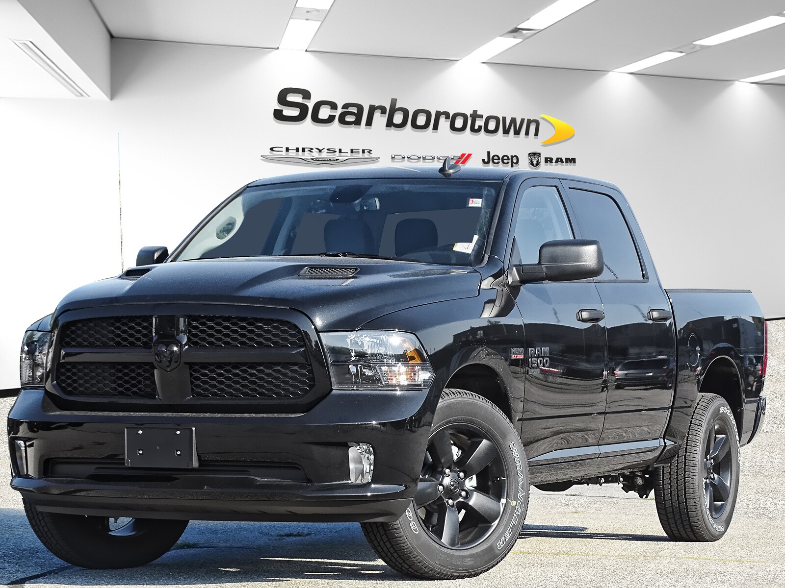 New 21 Ram 1500 Classic Night Edition 4x4 Crew Cab 5 6 Ft Box 140 In Wb For Sale Stock S
