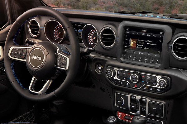 Jeep Wrangler 4xe Technology| Touchscreen and Premium Audio