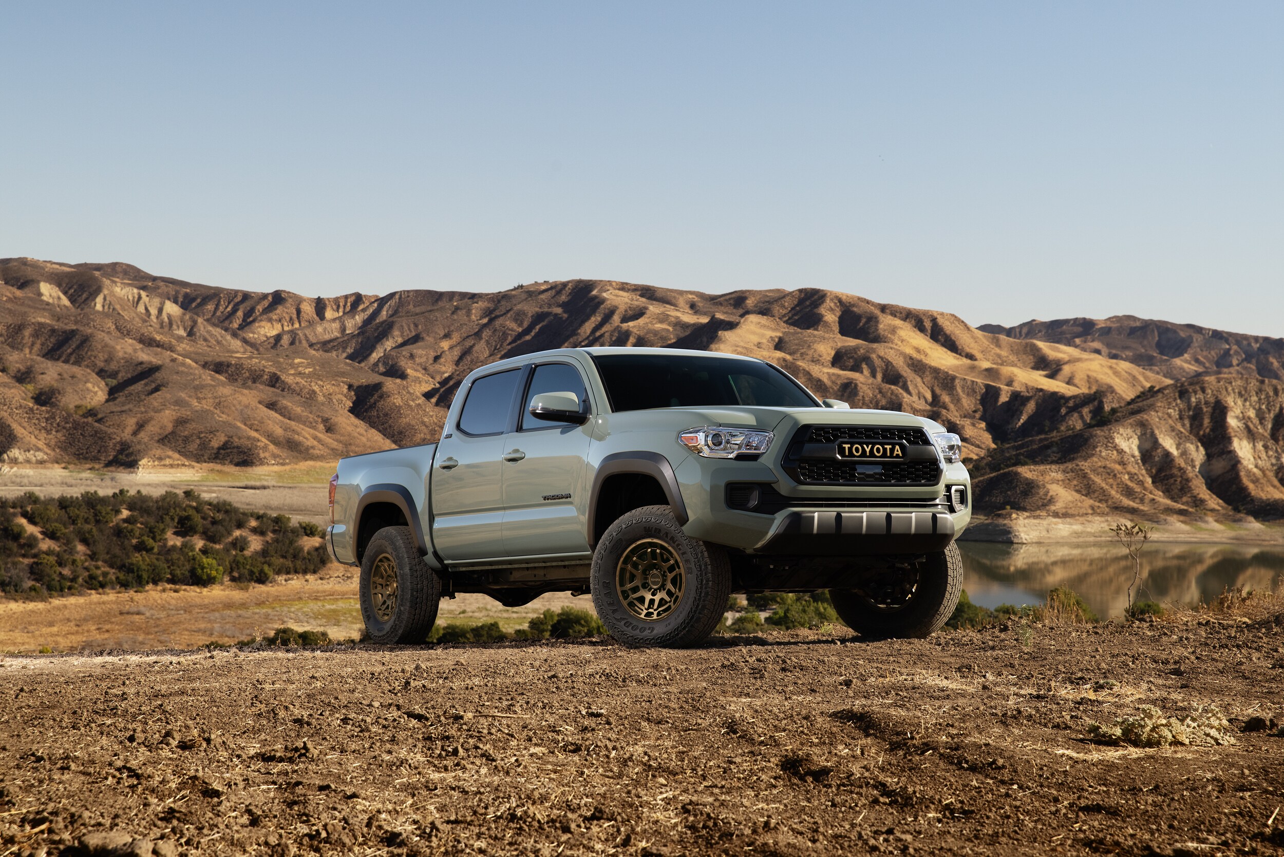 2022-Toyota-Tacoma-Trail-DoubleCab-Truck-L03.jpg