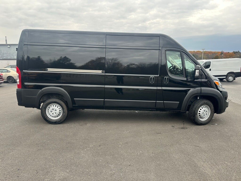 2026 Ram ProMaster 2500 Cargo Van photo 4