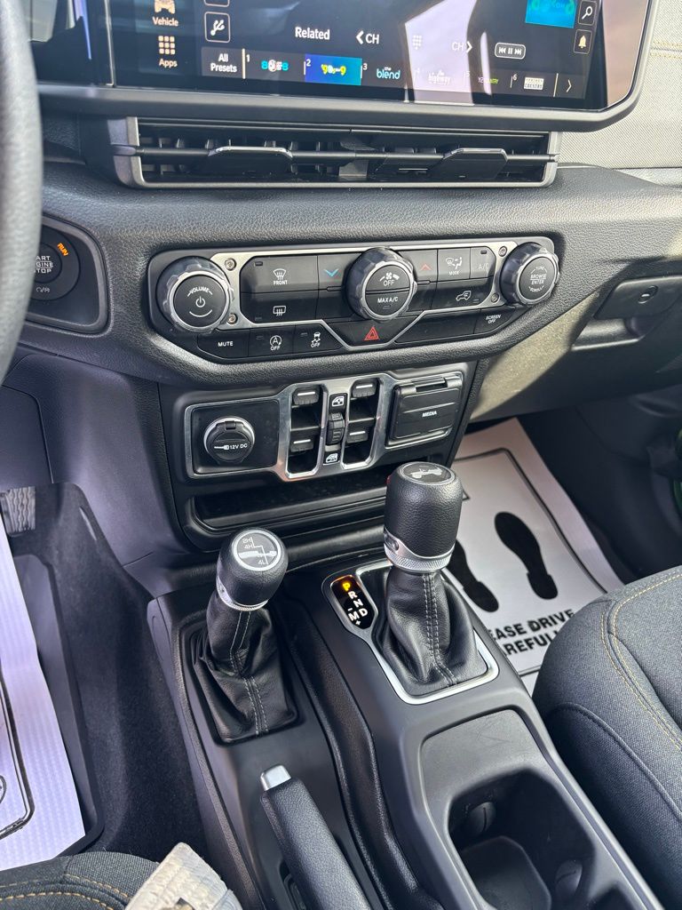 2025 Jeep Wrangler 4-Door Sport - Photo 15