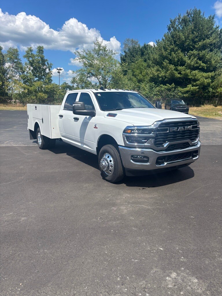 2025 Ram 3500 Tradesman photo 3