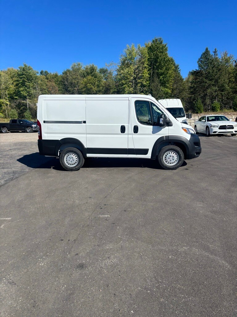 2026 Ram ProMaster 1500 Tradesman Cargo Van photo 4