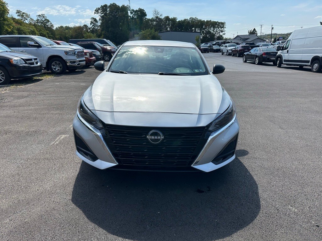 2024 Nissan Altima 2.5 SV photo 2