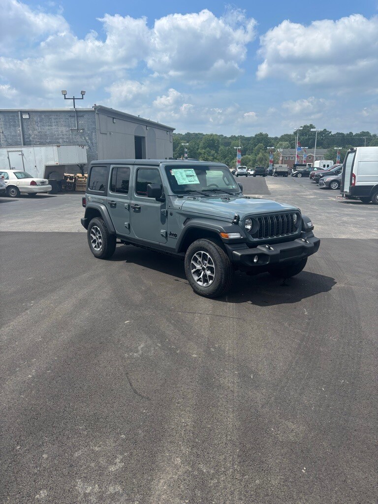 2025 Jeep Wrangler Sport S photo 3