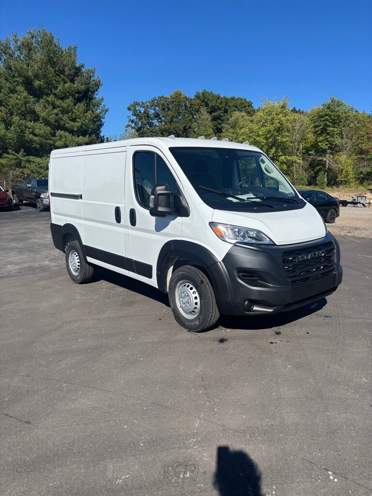 2026 Ram ProMaster 1500 Tradesman Cargo Van photo 3