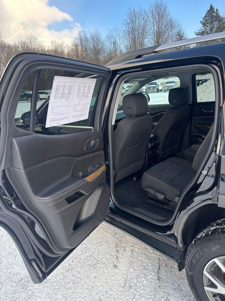 2023 GMC Acadia SLE - Photo 19