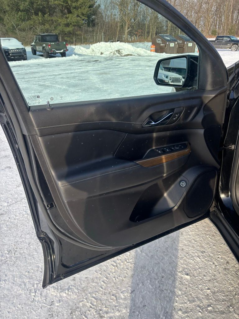2023 GMC Acadia SLE - Photo 10