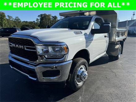 2024 Ram 3500 Chassis Cab 3500 TRADESMAN CHASSIS REGULAR CAB 4X4 60' CA Pickup