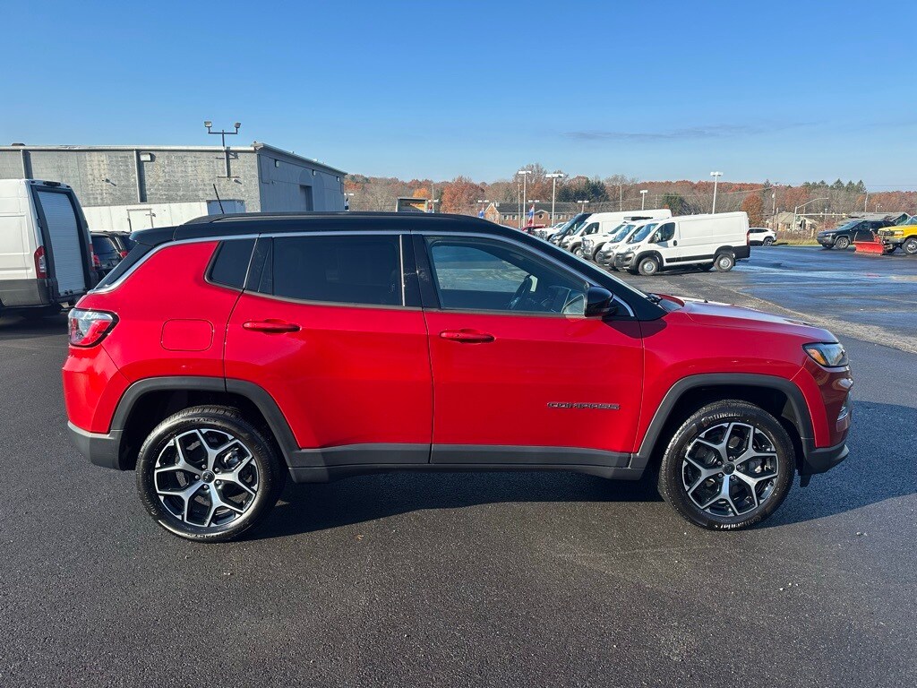 2025 Jeep Compass Limited photo 3