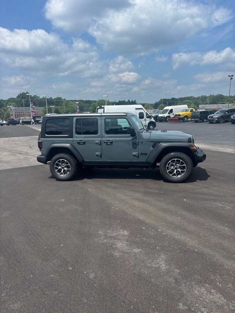 2025 Jeep Wrangler Sport S photo 4