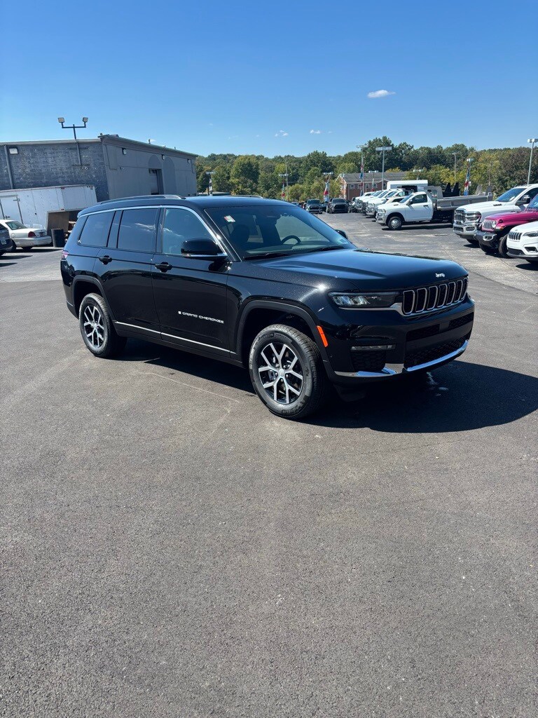 2025 Jeep Grand Cherokee Limited photo 2