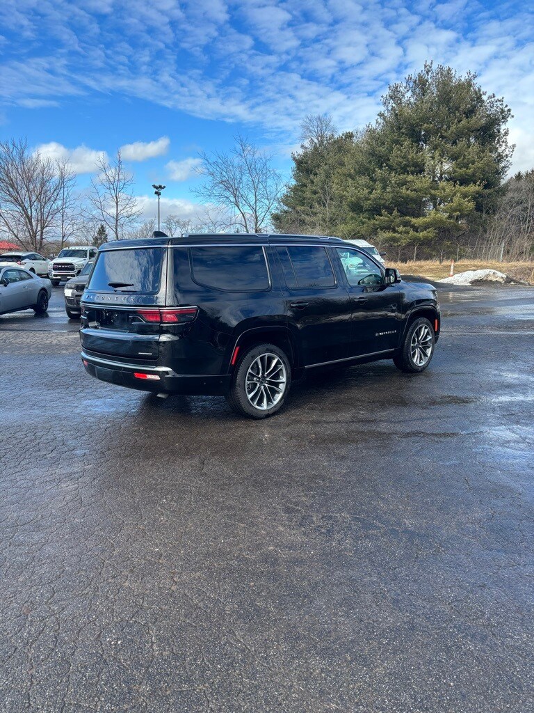 2024 Jeep Wagoneer Series III photo 3