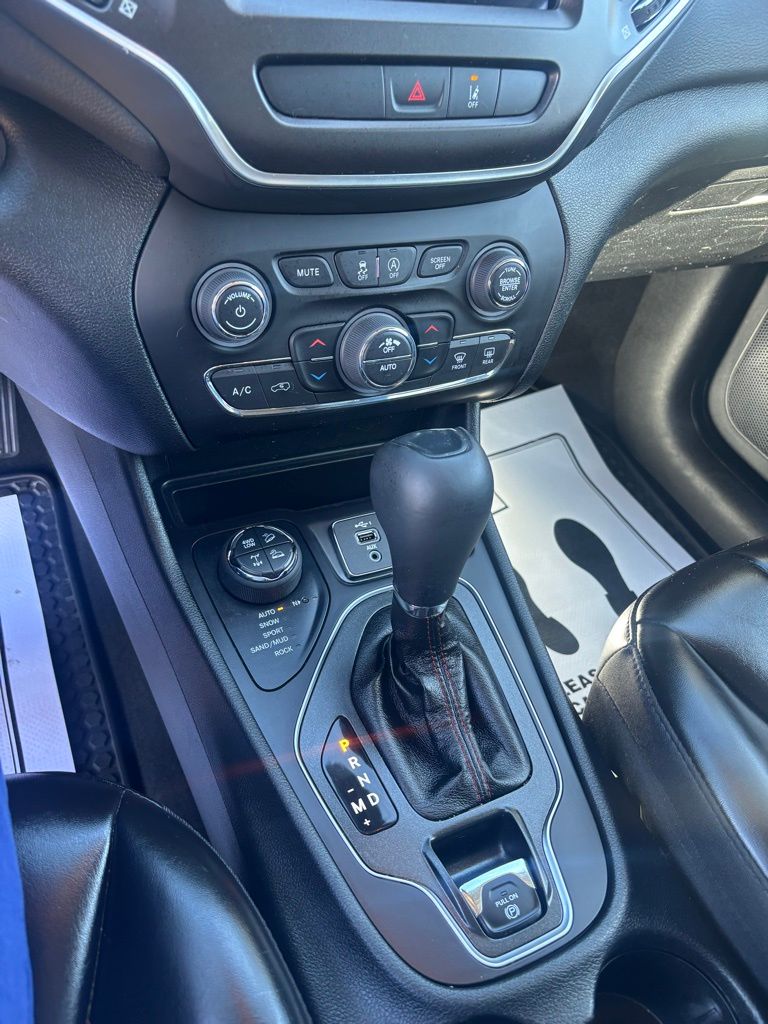 2022 Jeep Cherokee Trailhawk - Photo 9