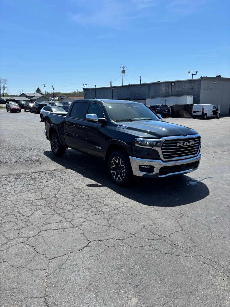 2025 Ram 1500 Laramie photo 3