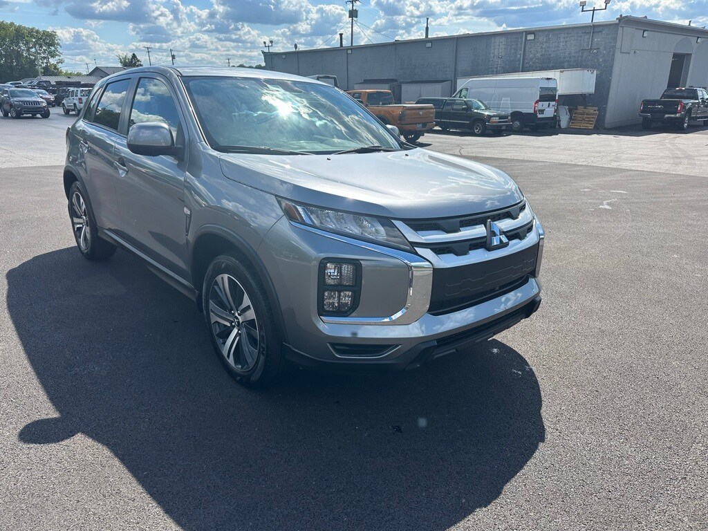 2024 Mitsubishi Outlander Sport ES LE SE photo 3