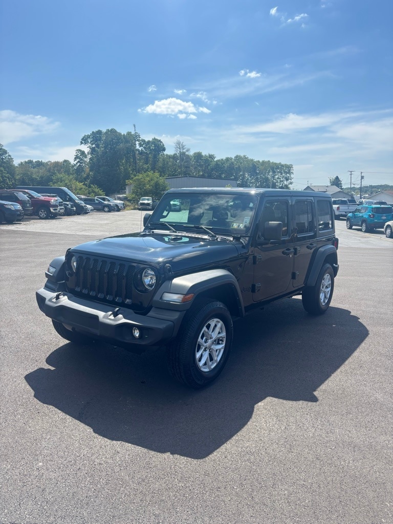 2023 Jeep Wrangler 4-Door Sport S's photo
