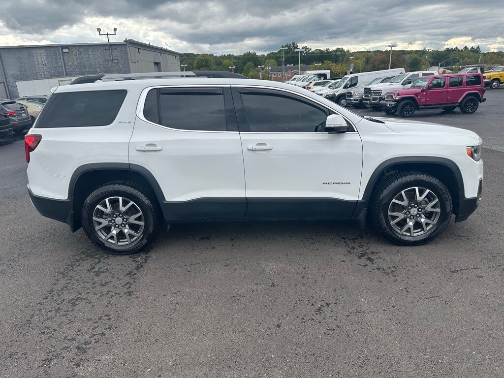 2020 Gmc Acadia SLE photo 3