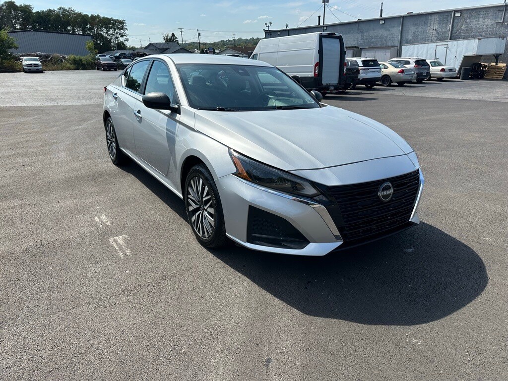2024 Nissan Altima 2.5 SV photo 3