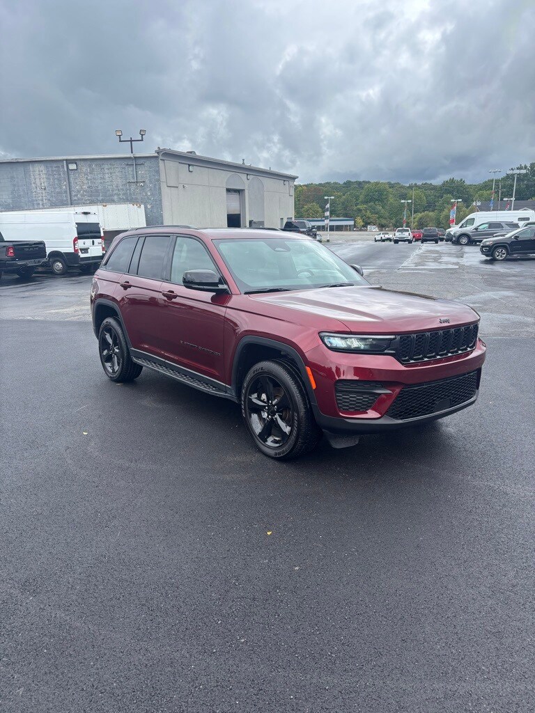 2024 Jeep Grand Cherokee Altitude X photo 2