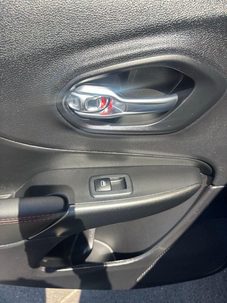 2022 Jeep Cherokee Trailhawk - Photo 11