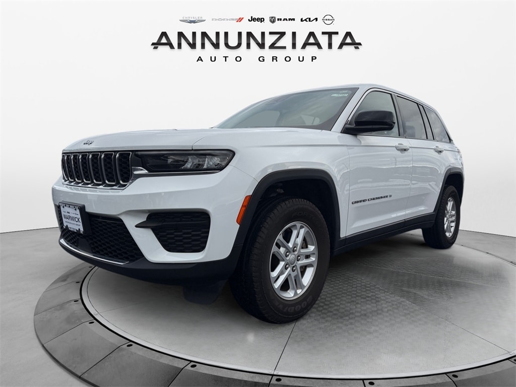 2023 Jeep Grand Cherokee Laredo's photo