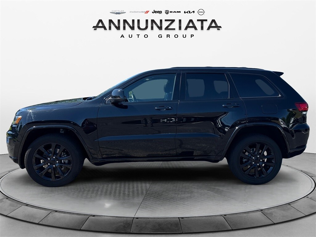 2022 Jeep Cherokee Laredo X photo 2
