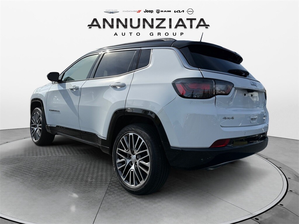 2023 Jeep Compass Limited photo 3