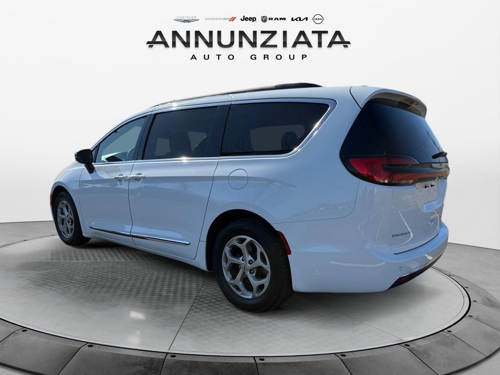Certified 2023 Chrysler Pacifica Limited Minivan/Van