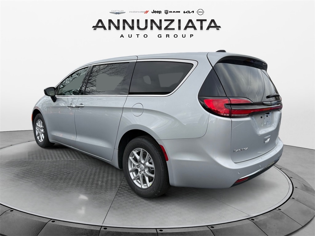 New 2026 Chrysler Pacifica Select Passenger Van