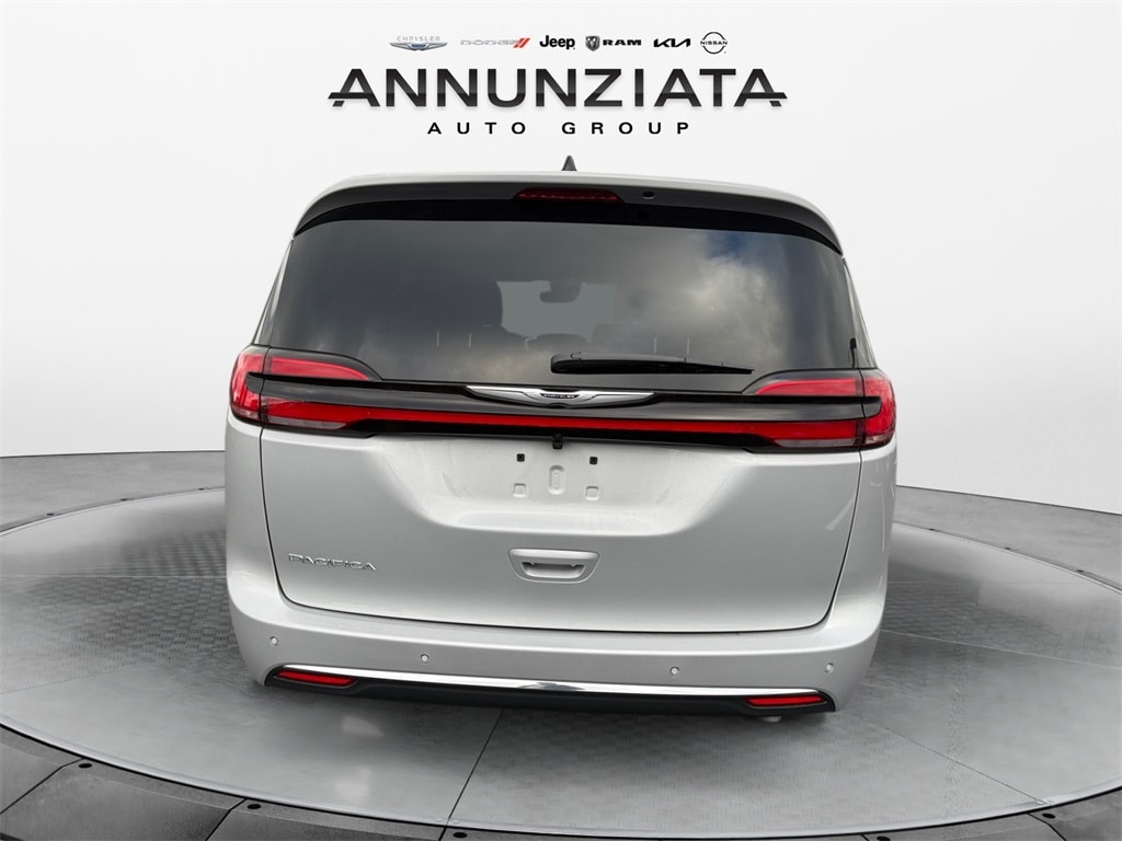 New 2026 Chrysler Pacifica Select Passenger Van