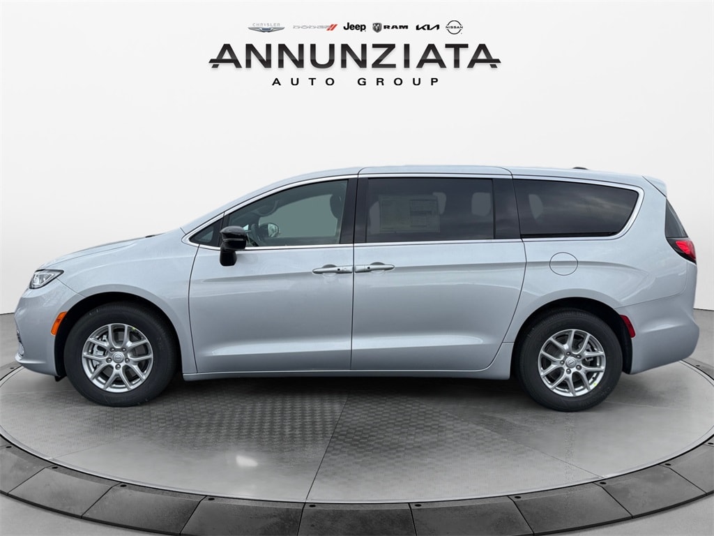 New 2026 Chrysler Pacifica Select Passenger Van