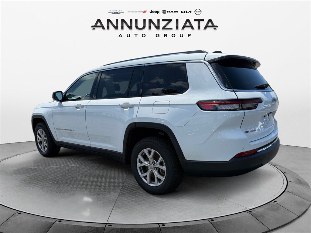 2022 Jeep Grand Cherokee Limited photo 3