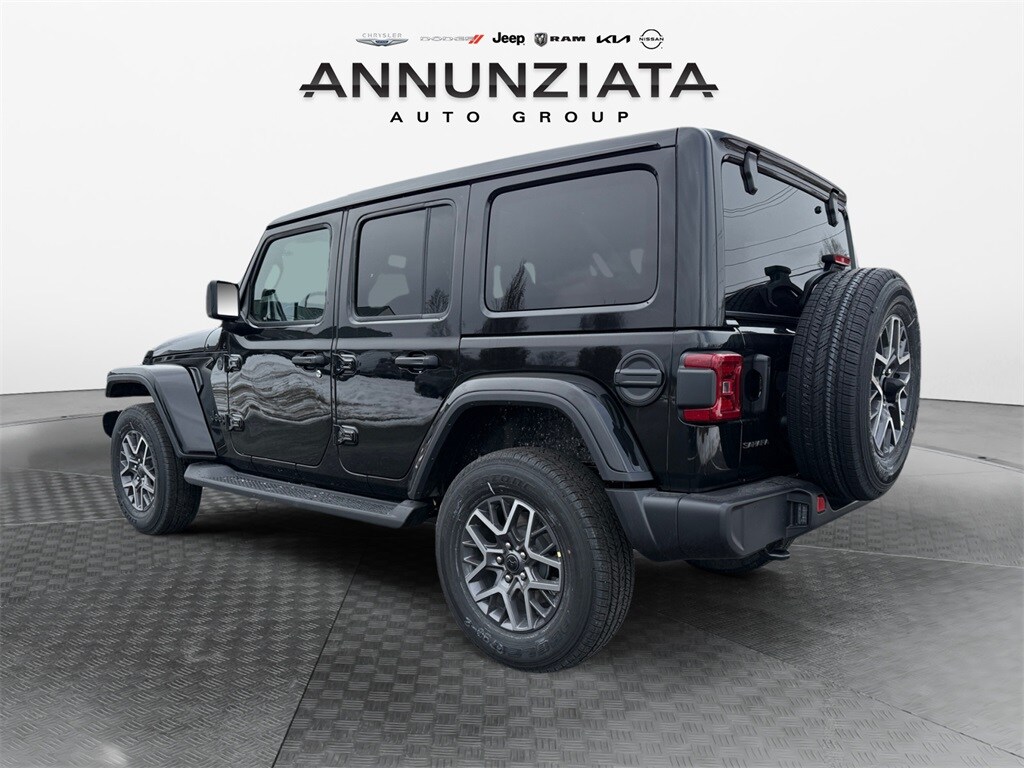 2025 Jeep Wrangler Sahara photo 3