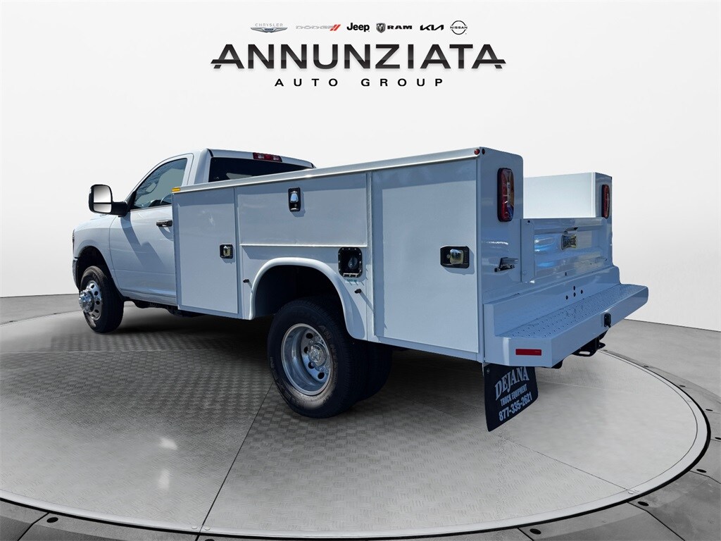 2025 Ram 3500 Tradesman photo 3