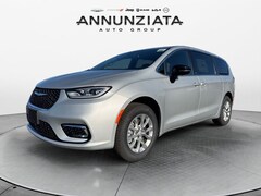 2026 Chrysler Pacifica Limited Passenger Van