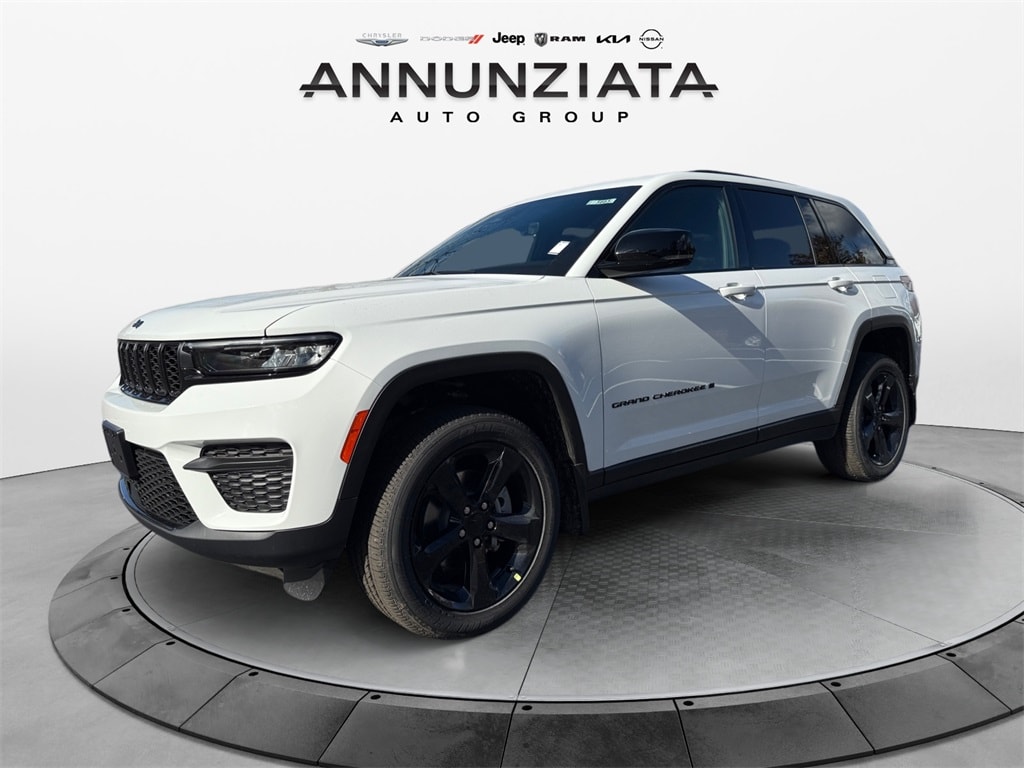 2025 Jeep Grand Cherokee Altitude's photo