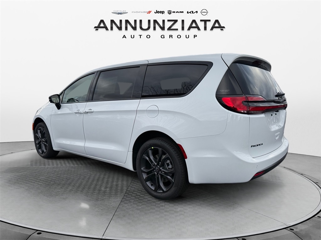 New 2026 Chrysler Pacifica Select Passenger Van