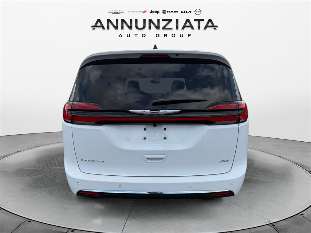 New 2026 Chrysler Pacifica Select Passenger Van