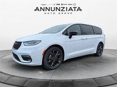 2026 Chrysler Pacifica Select Passenger Van