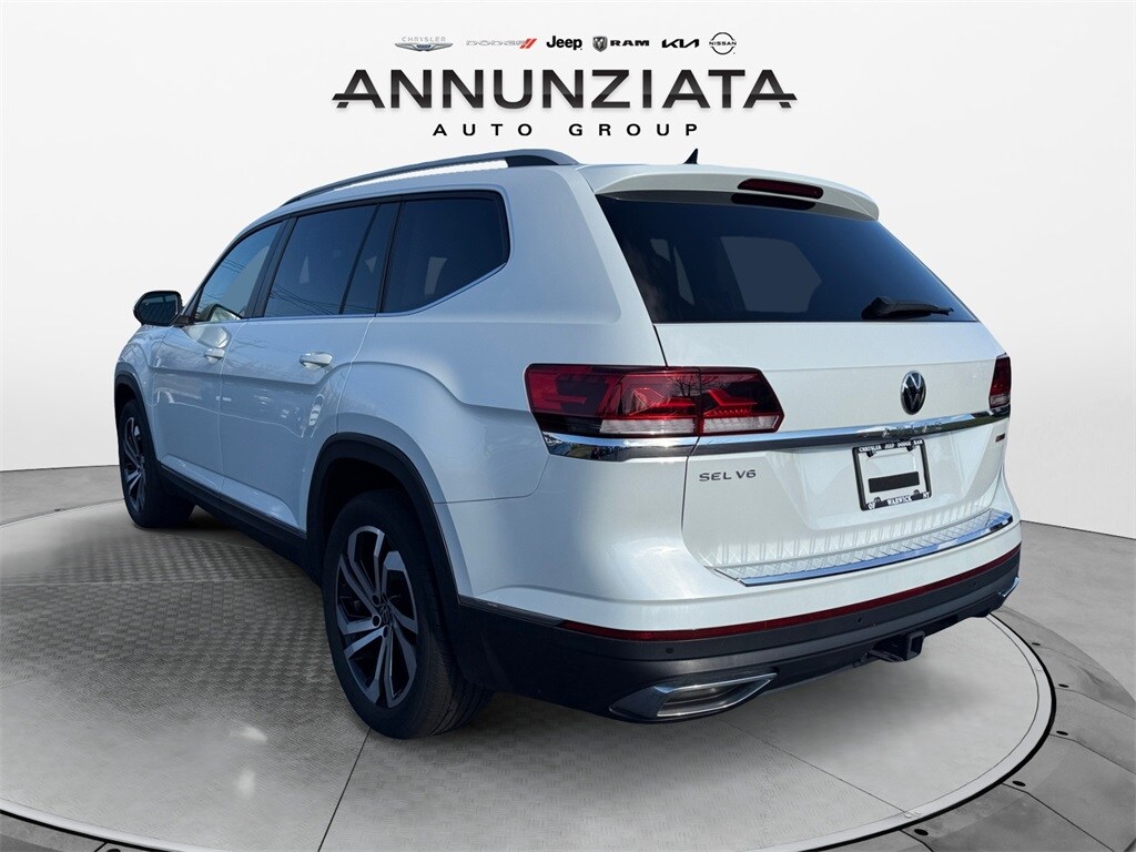2022 Volkswagen Atlas SEL photo 3