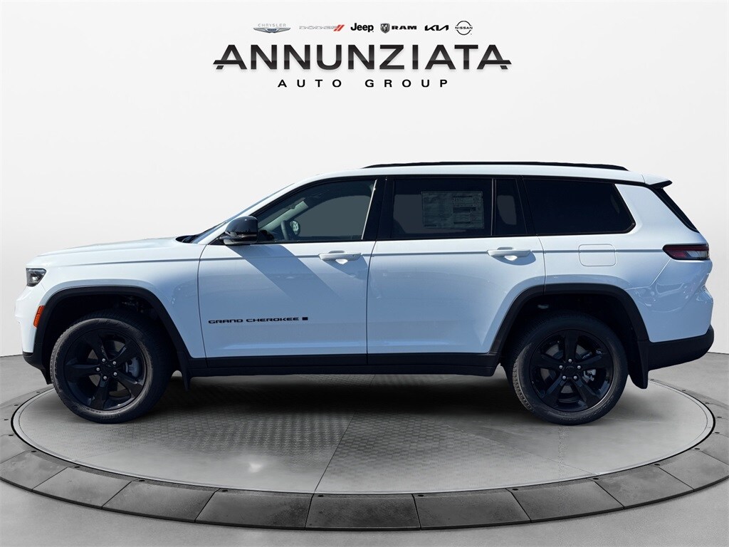 2025 Jeep Grand Cherokee Limited photo 2