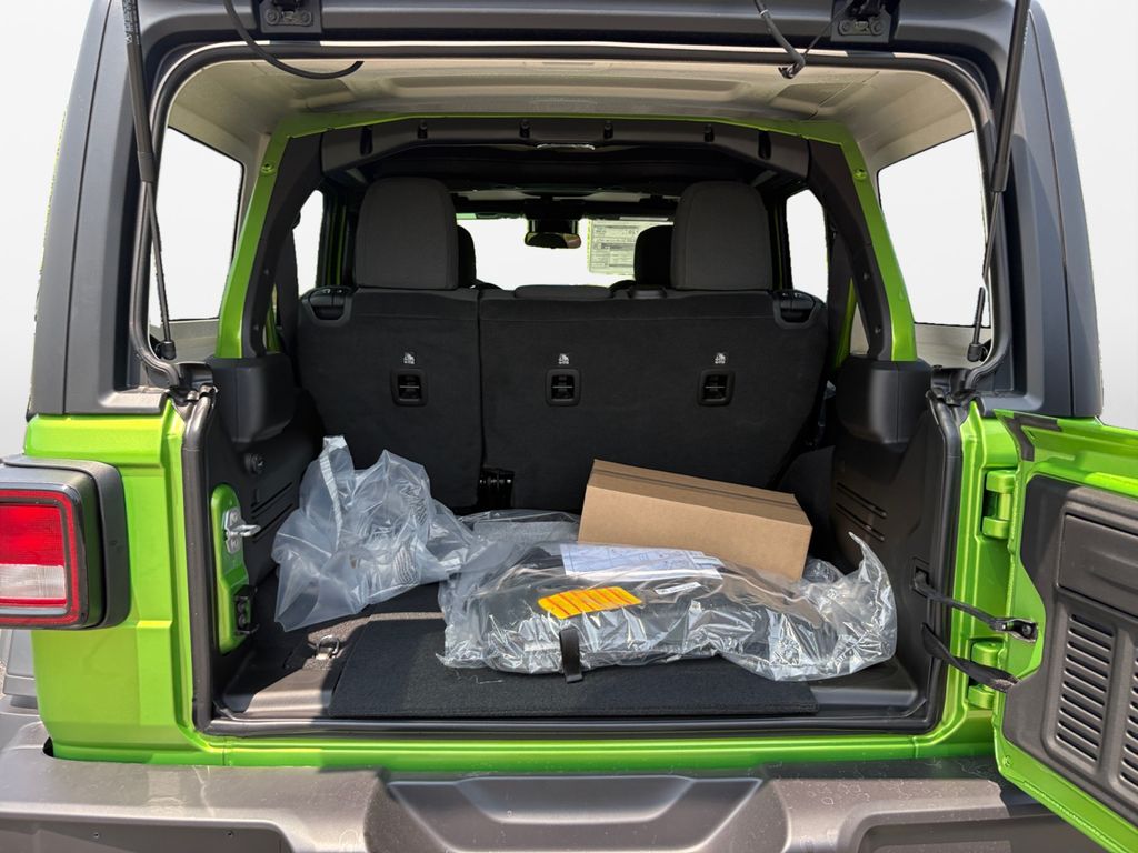 2025 Jeep Wrangler 4-Door Willys - Photo 18