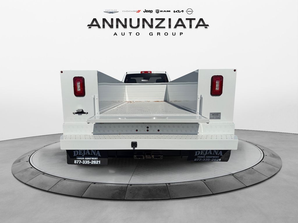 2025 RAM 3500 Chassis Tradesman - Photo 17